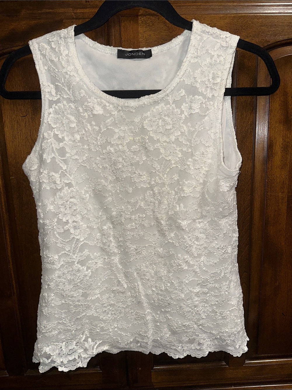 JONBEN White Floral Lace Sleeveless Camisole